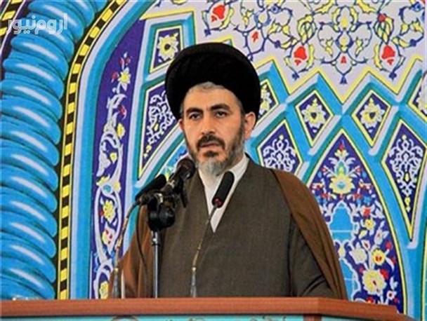 امام جمعه ارومیه: دانشجویان آلت دست احزاب و گروه‌ها نشوند
