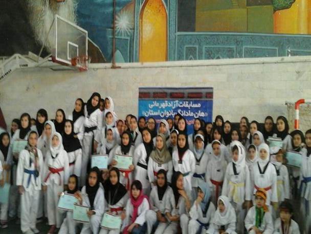 بانوان تکواندو کار مه ولات در مسابقات آزاد قهرمانی هان مادانگ خراسان رضوی ۱۵ مدال رنگارنگ کسب کردند