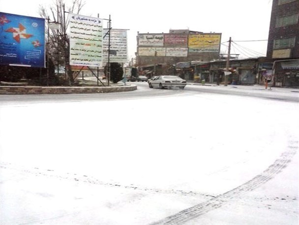 برف پائیزی چهره شهر خرمدره را سفید کرد