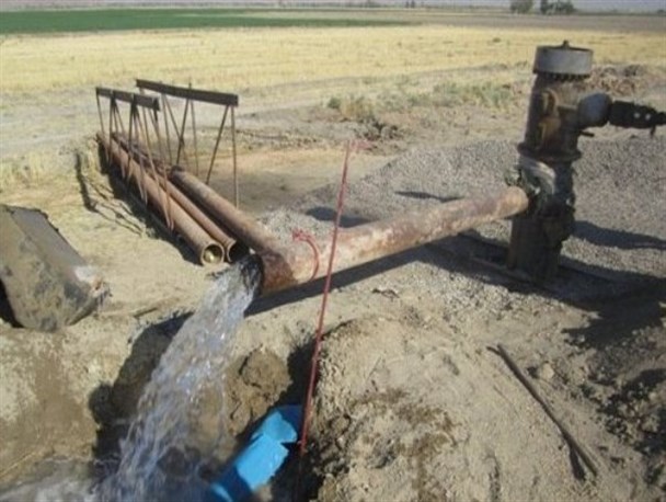 آب شرب روستای قاسم آباد در آستانه یخ زدگی/ مسئولین تا هوا سردتر نشده کاری کنند!
