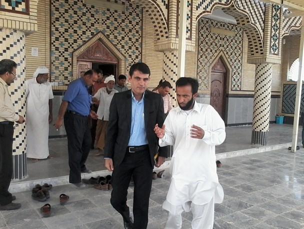 عملیات اجرایی احداث چهار راه روستایی به مسافت 15 کیلومتر در سیریک آغاز شد