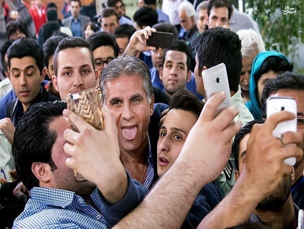 بی توجهی بیخ گوش سلفی بازهادر فضای مجازی