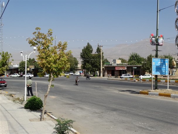 جای خالی میدان در ورودی سراب دوره