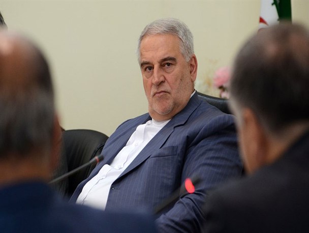 برخی ها با سیاست های دولت همسو نیستند/ ما در صدد رفع مشکل مردم باید باشیم نه افزایش آن