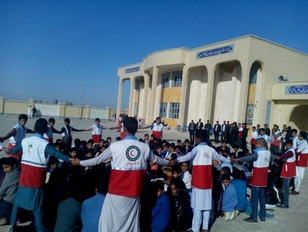 هجدهمین مانور سراسری زلزله و ایمنی در مدارس شهرستان هیرمند برگزار شد