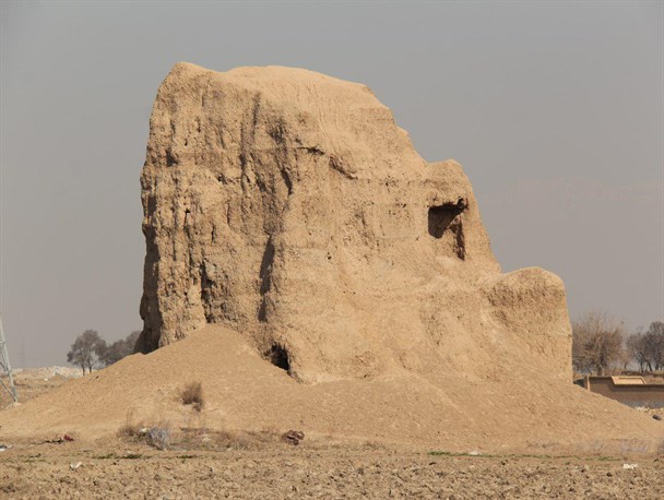 آثار باستانی بهارستان کوچک‌ترین اهمیتی برای مسئولان ندارند