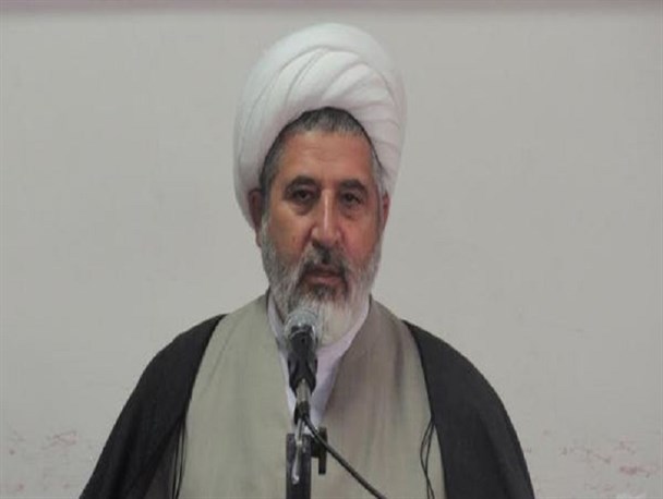 روحانیون باید مراقب دسیسه های تفرقه افکنانه دشمن باشند