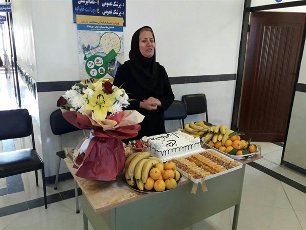 بهورز رودسری هدیه بازنشستگی اش را هزینه درمان دختر سرطانی کرد+عکس