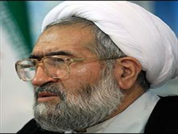 برخی فتنه گران به وزارتخانه ها و استانداری ها رخنه کرده اند