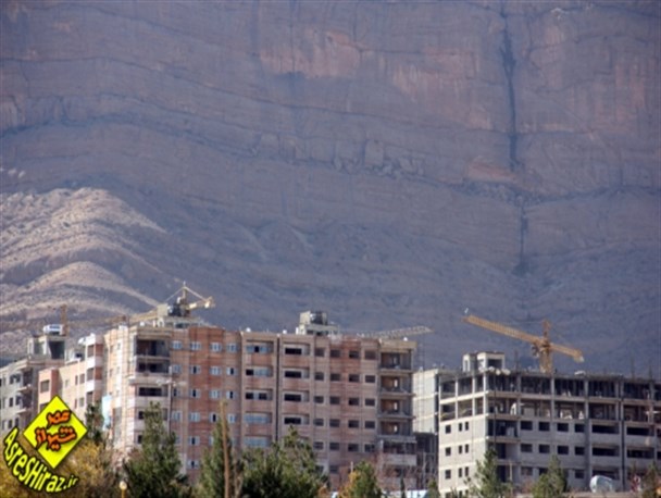 شمالغرب شیراز ، قَد کشیدن آپارتمان ها پیش چشم کوه ها + تصاویر