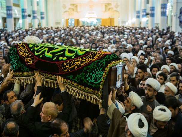 پیکر حاجی رودسری حادثه منا در قم تشییع شد+گزارش تصویری