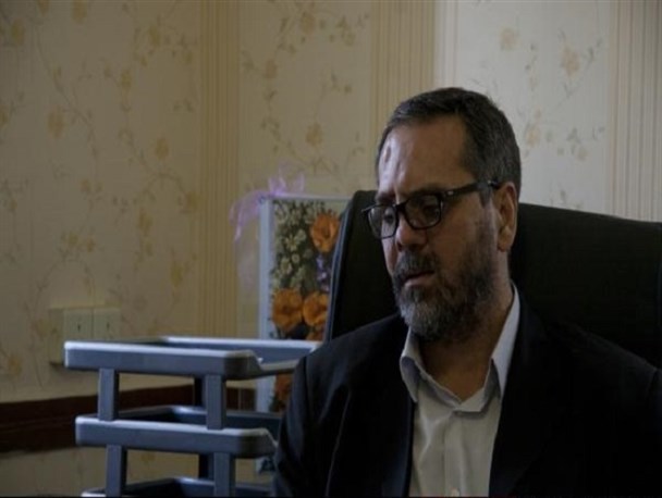 اهدای نشان شهروند افتخاری به وزیر دولت جمهوری آذربایجان مصوبه قانونی نداشت / خود شهردار باید پاسخگو باشد