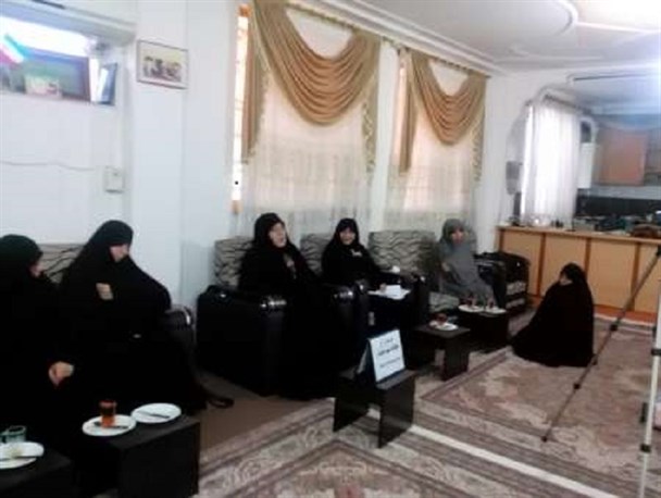 دیدار مسئول سازمان بسیج جامعه زنان سپاه قدس گیلان باخانواده شهید مدافع حرم/تصاویر