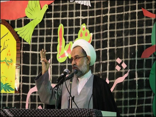70 درصد مشکلات اقتصادی کشور ربطی به تحریم ها ندارد/ شهدا انقلاب را مدیریت می کنند