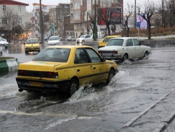 آبگرفتگی معابر همدان مشکل همیشگی/ وقتی اولویت پروژه های دیگر ضروری تر از هدر رفت آب است