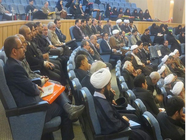 تصاویر منتخبی از همایش پژوهشگران الهیات در شهرستان فردیس