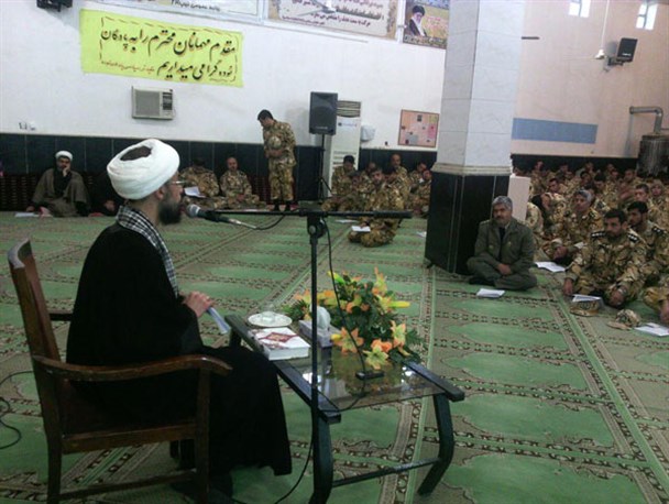محفل آشنایی با مفاهیم نهج البلاغه در پادگان نوده خاندوز برگزار شد