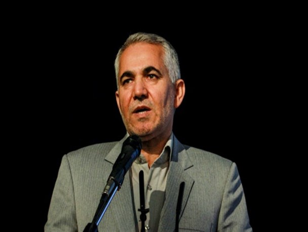 ناآگاهی به حقوق شهروندی باعث حکومت افرادی در جامعه می شود که نمایندگان واقعی مردم نیستند