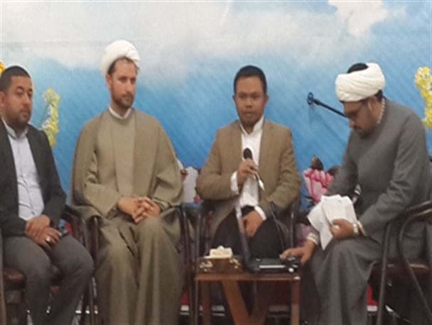 مسجد امام علی(ع) میزبان دو مسلمان از اندونزی و کلمبیا