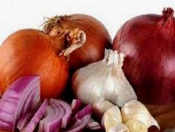 مصرف پیاز و سیر، خطر سرطان معده را کاهش می‌دهد
