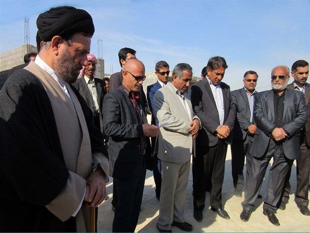 با افتتاح شبکه آب، حسن آبادی ها شتر قربانی کردند+تصاویر