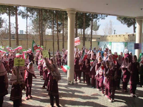 جشن انقلاب در جمع دختران نسل چهارمی شاهتور/ تصاویر
