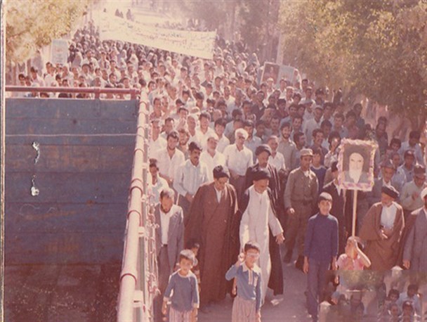 عکس: راهپیمایی مردم ارسنجان در دوران انقلاب اسلامی