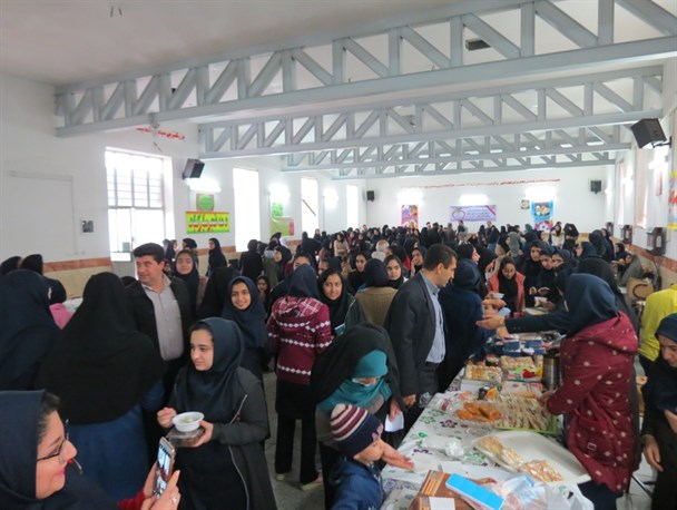 بازارچه خیریه دانش آموزان جهرمی برپا شد