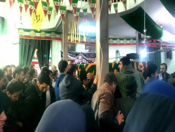 آئین وداع با پیکر شهید مدافع حرم در محمدشهر کرج برگزار شد+ تصاویر
