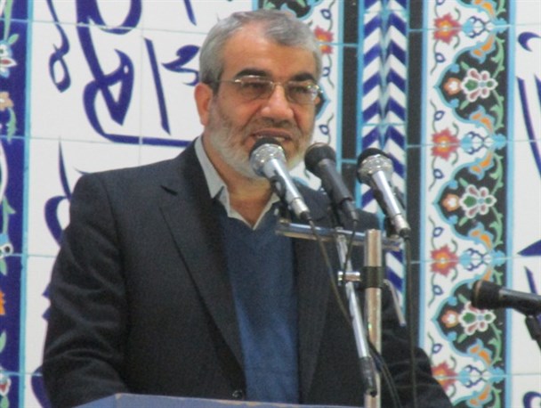مدیران به دور از بازی‌های سیاسی برای تامین منافع مردم تلاش کنند
