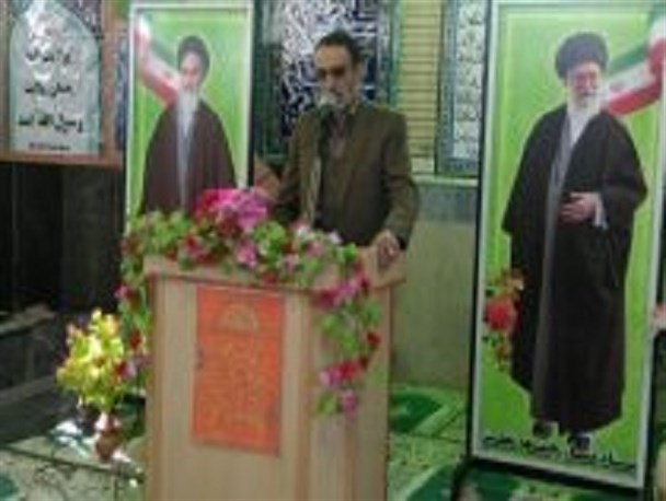 غربگراها تلاش می کنند تمام امور کشور را به دست بگیرند/ دولت روحانی نمی گذارد رزمایش موشکی برگزار شود