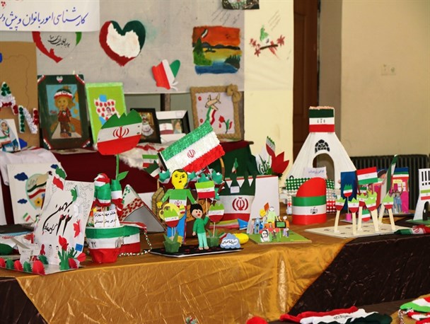 برپایی نمایشگاه پرچم من؛هویت من بمناسبت دهه فجر در سلماس