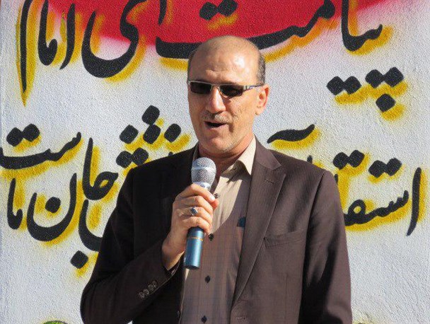 یادآور دستاوردهای انقلاب به دانش آموزان باشید