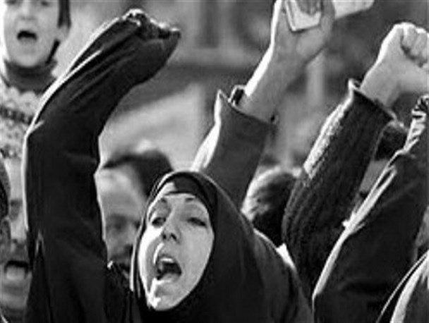 پیشگامی زنان در پیروزی انقلاب اسلامی/ زنان مبارز پیشتازان قیام انقلابی سال ۵۷ بودند