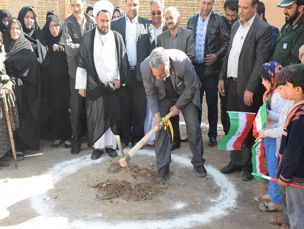 کلنگ احداث مجتمع فرهنگی امام حسن مجتبی(ع) در محله علی آباد میبد به زمین زده شد+ تصاویر