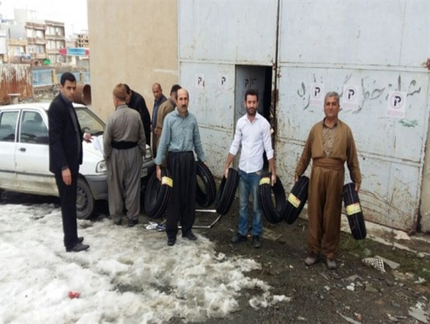 ۴۲۴ حلقه لاستیک در بین ناوگان تاکسیرانی سردشت توزیع شد