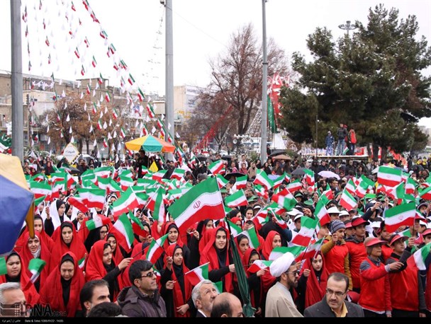 برگزاری راهپیمایی ۲۲ بهمن‌ماه در ۱۵۰ نقطه استان مرکزی/تدارک ۷۰۰۰ برنامه برای فجر چهلم