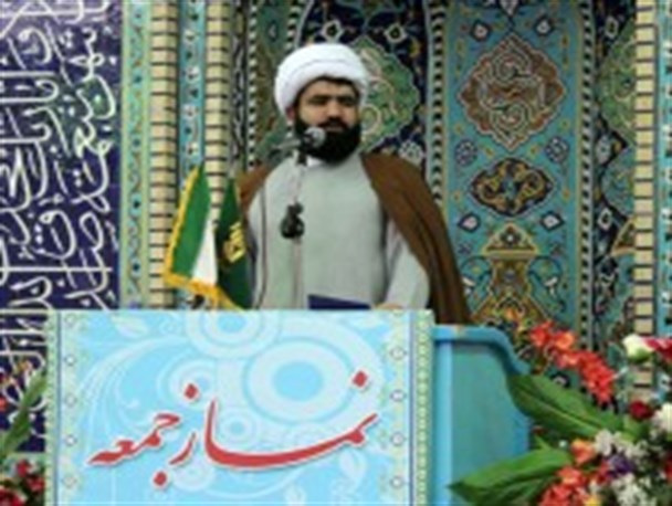 مردم به جای مسابقه دادن برای حج رفتن، به دنبال کمک به نیازمندان باشند