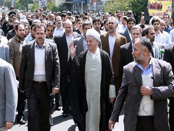 چرا هاشمی رفسنجانی از مواجهه با مردم ترس دارند؟+فیلم برخورد محافظان وی با دانشجویان