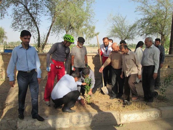 مشکل کم‌آبی در گناباد و لزوم کشت درختان خاص