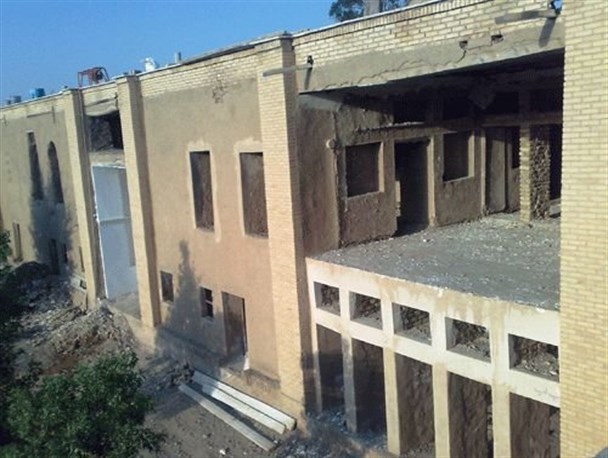 قلعه بهادری در روستای اسفندان کمیجان+تصاویر