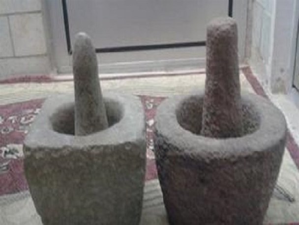 وسیله سِرکو به جای چرخ گوشت و آسیاب برقی در شهر نراق