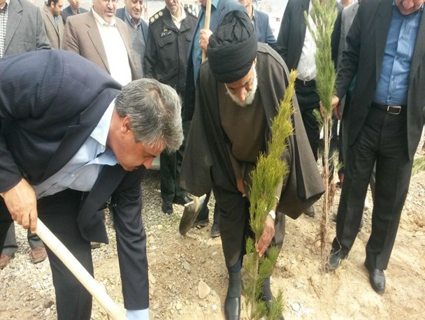 انتقاد امام جمعه کاشمر از مصرف بی رویه و غیرعلمی آب کشاورزی