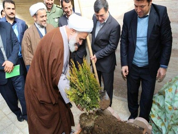 خداوند عالی‌ترین معارف دینی را در بستر دانشگاه طبیعت به ما می‌آموزد