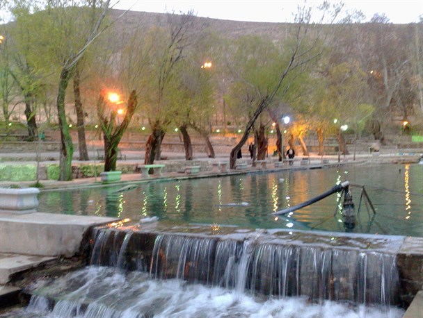 جاذبه های گردشگری بروجن آماده استقبال از مسافران نوروزی/شیرین کامی گردشگران با گز بلداجی+تصاویر