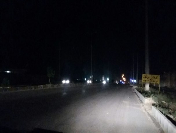 شب های ترسناک بلوار اصلی بردستان بوشهر / مسئولان مدیریت خاموش اداره برق را بیدار کنید