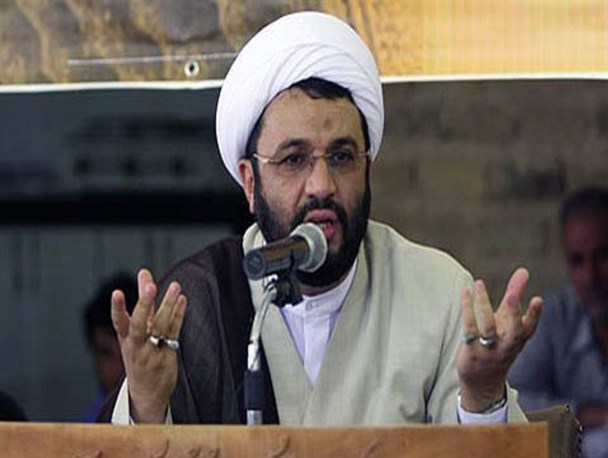 آقایان صداوسیما شهدا را یاد کنید نه ورزشکاران و بازیگران