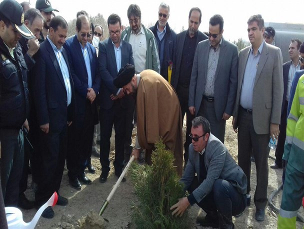 مراسم روز درختکاری با حضور مسئولان شهرقدس