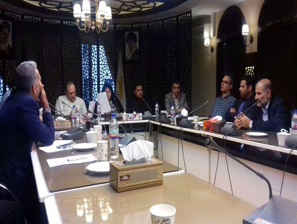 اعتراض کارگران زیرگذرهای گرگان مدیرعامل شرکت را به صحن شورا آورد