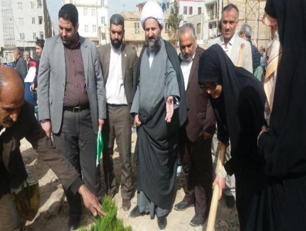 تصاویر کاشت نهال به نام 370 شهید قرچک